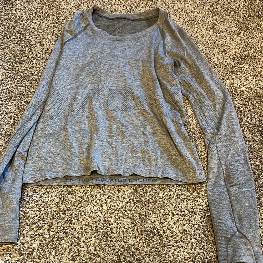 Lululemon Women's Swiftly Tech Gray Long Sleeve Top size 6